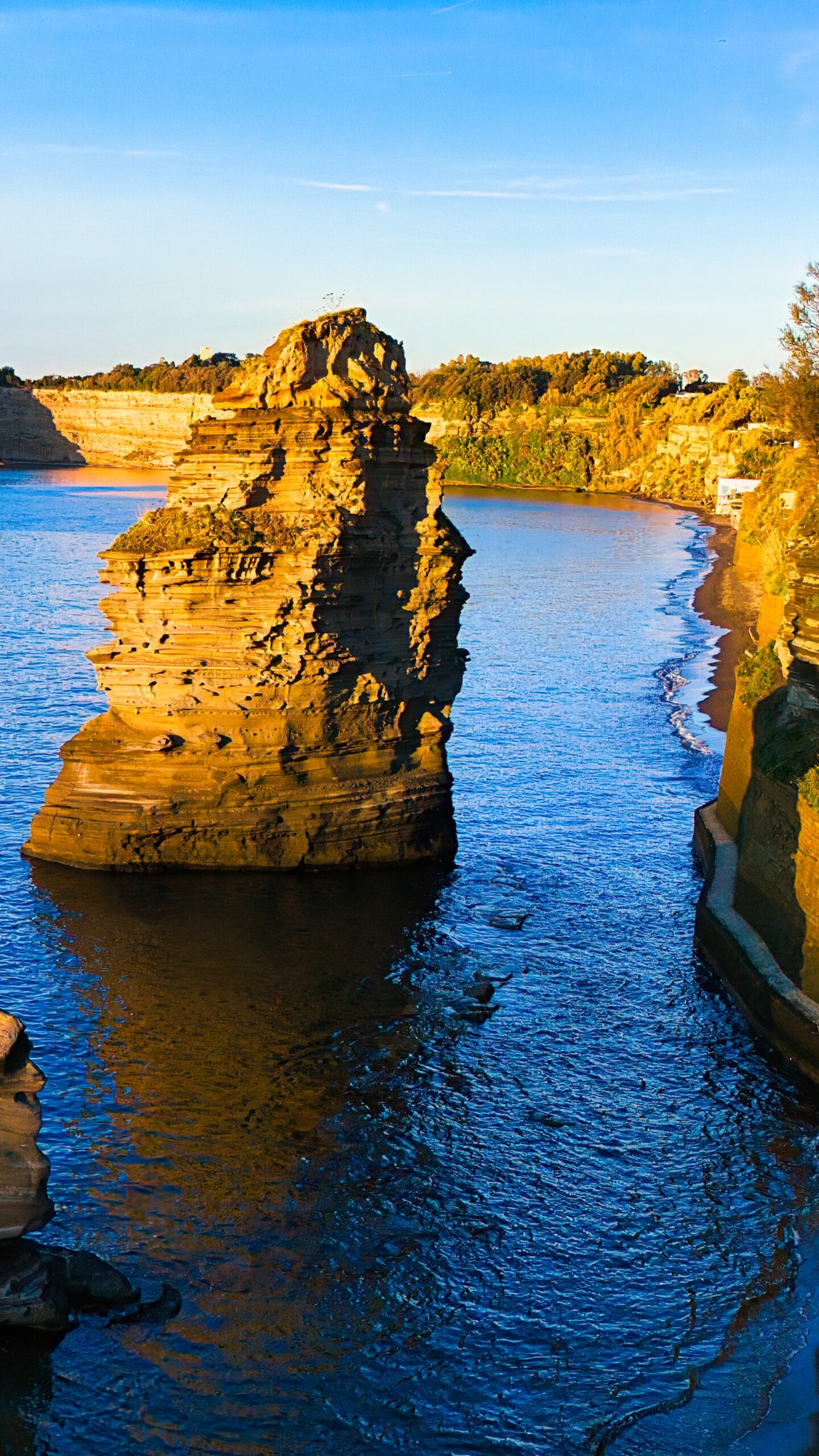 Faraglioni di Ciraccio